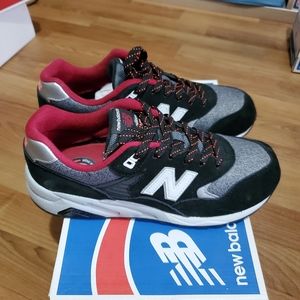 New Balance 580 Elite Edition Women's size 9.5